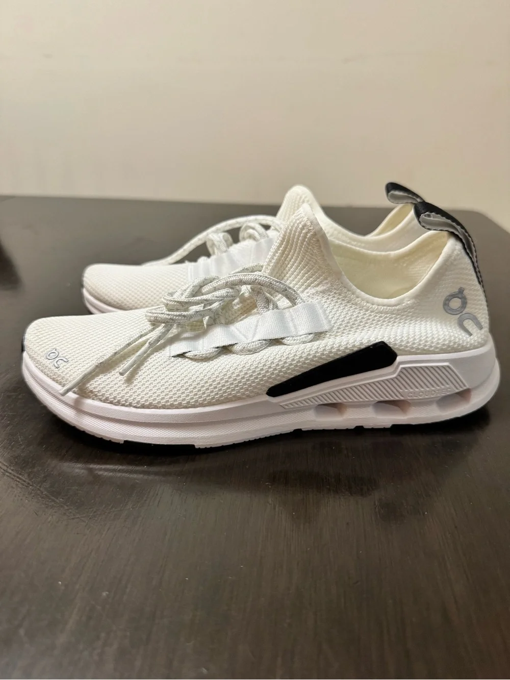 Womens cloud easy white 7